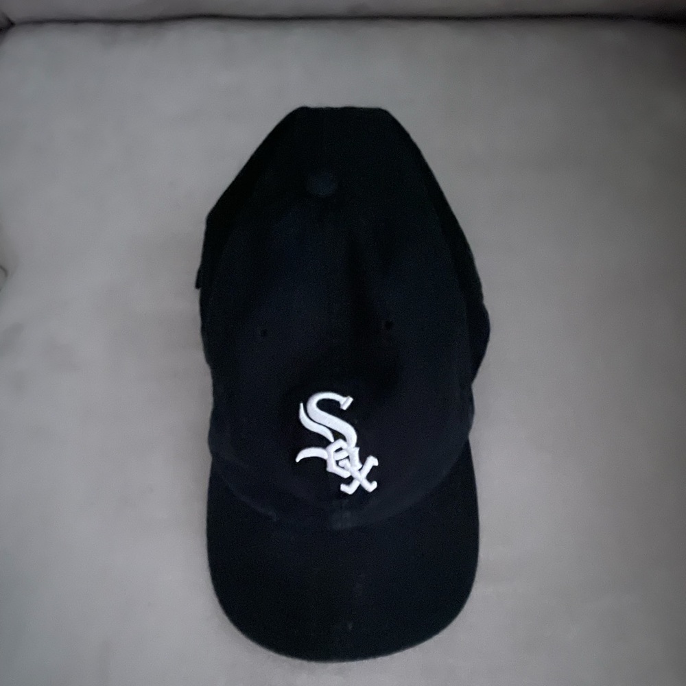 Lids Womens White Sox Dad Hat w/ adjustable sizing